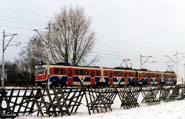 EN94-04 na szlaku pomiędzy przystankami Warszawa Raków i Warszawa Salomea