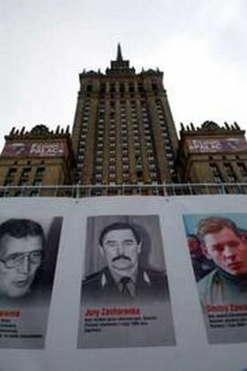 Wśród dodanych we wtorek zdjęć jest sześć portretów osób, które zaginęły bez wieści (gazeta.pl)