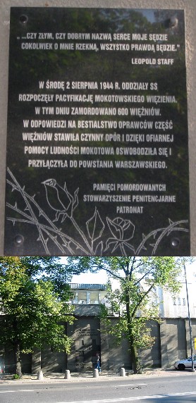Tablica pamiątkowa na murze aresztu śledczego przy ul Rakowieckiej 37 na Mokotowie.